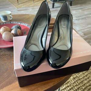 Bandolino Latana Closed Toe Classic Pumps